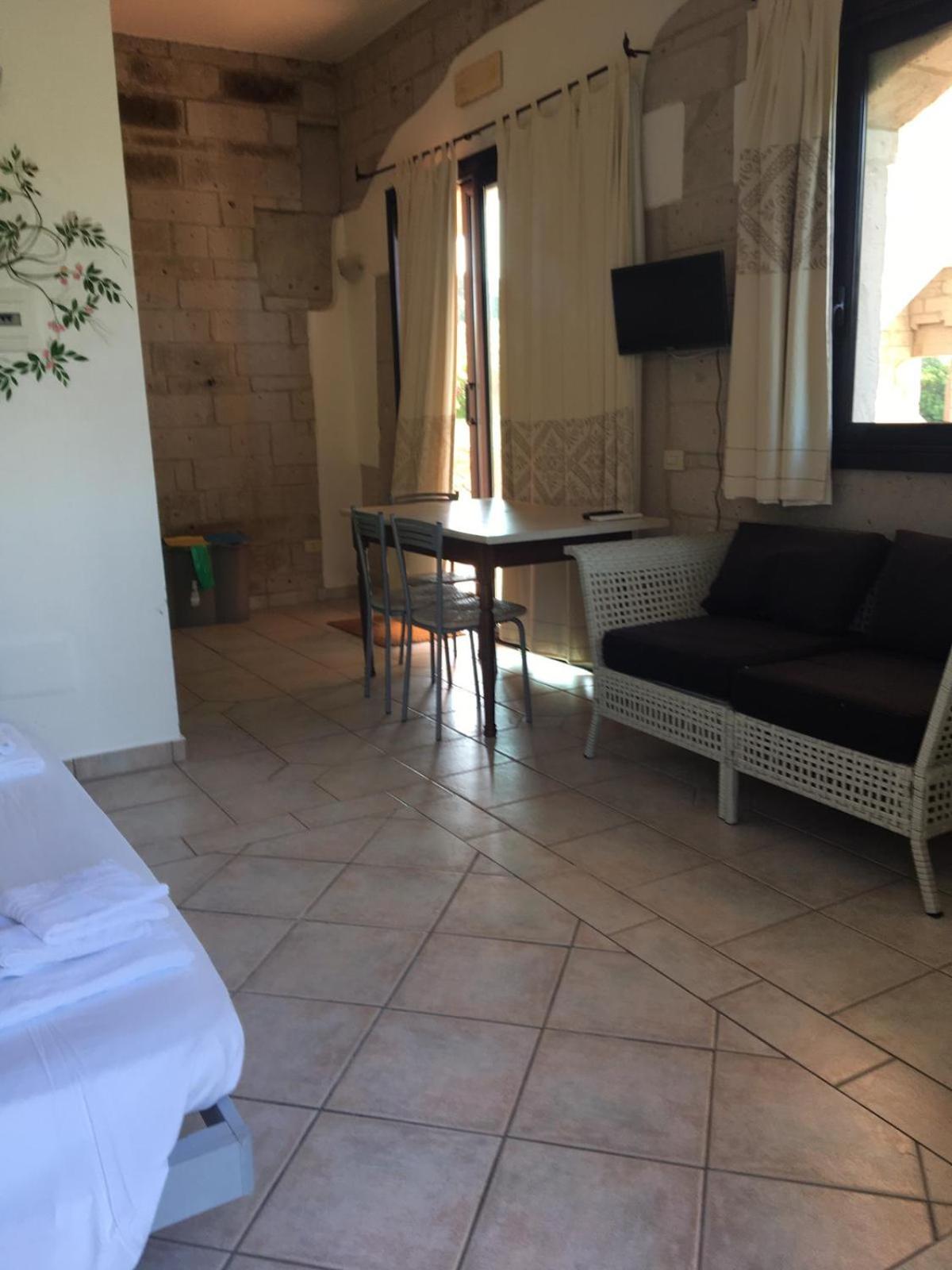Vallemare Residence E Studios Cala Bitta 외부 사진