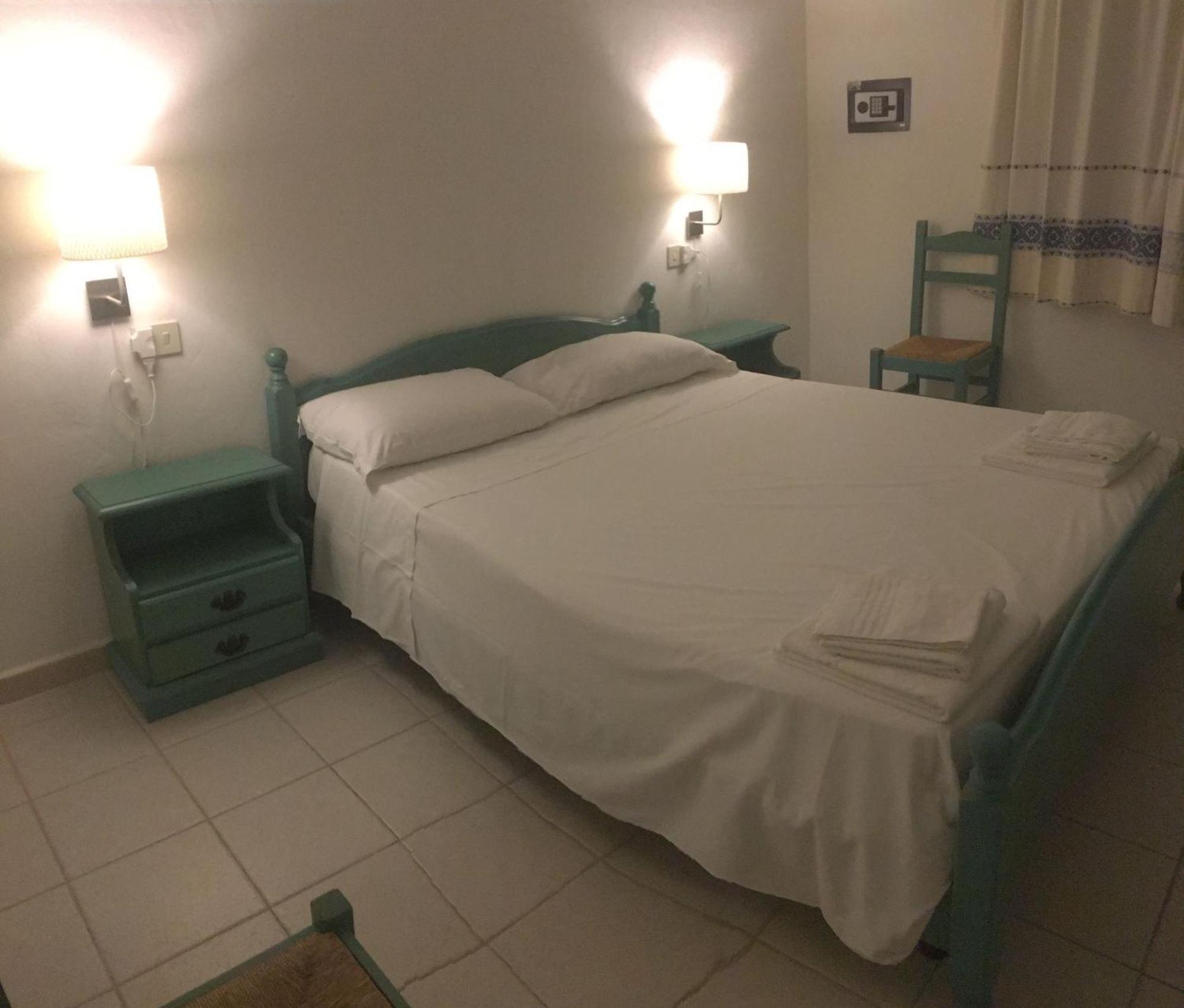 Vallemare Residence E Studios Cala Bitta 외부 사진