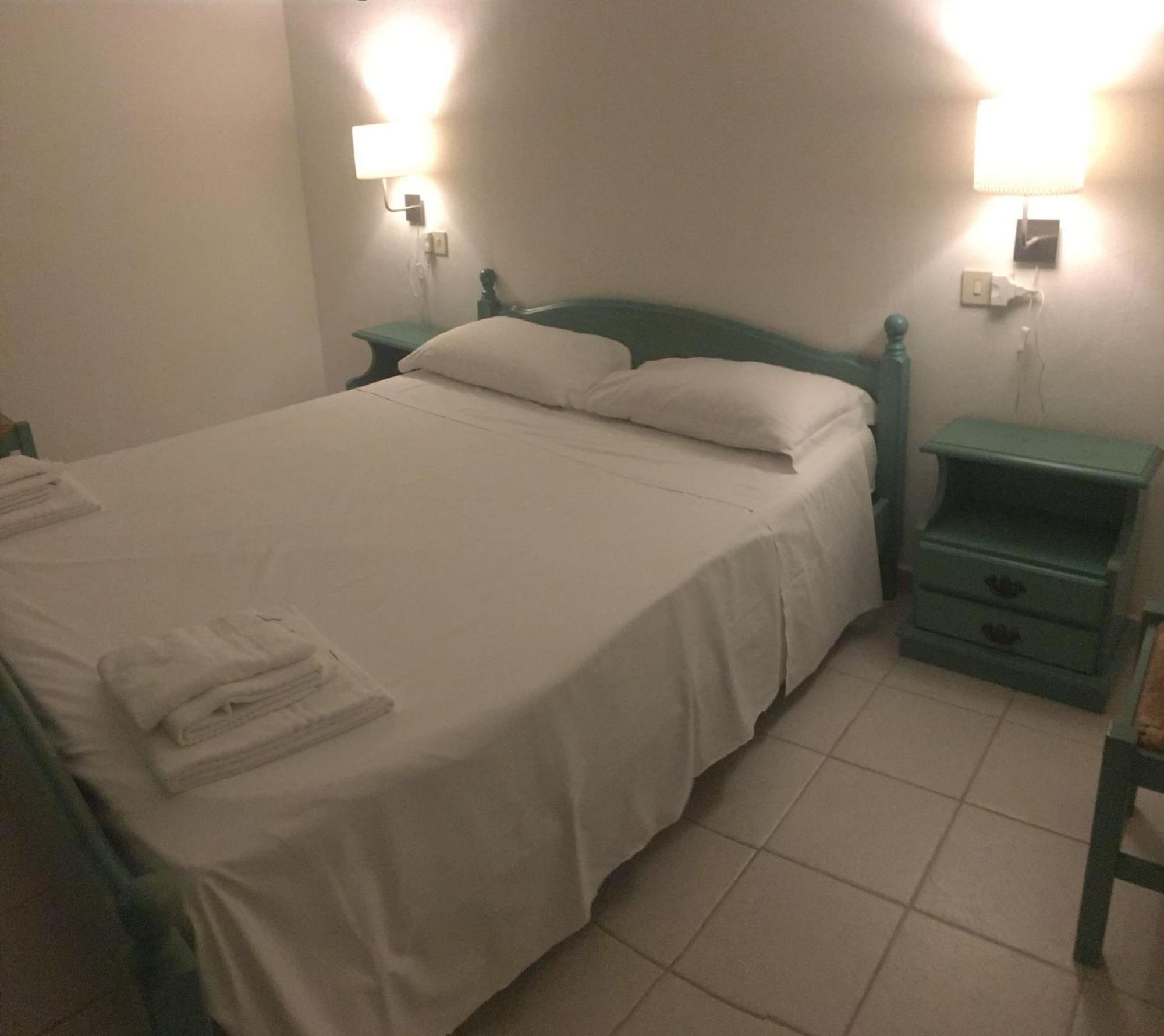 Vallemare Residence E Studios Cala Bitta 외부 사진