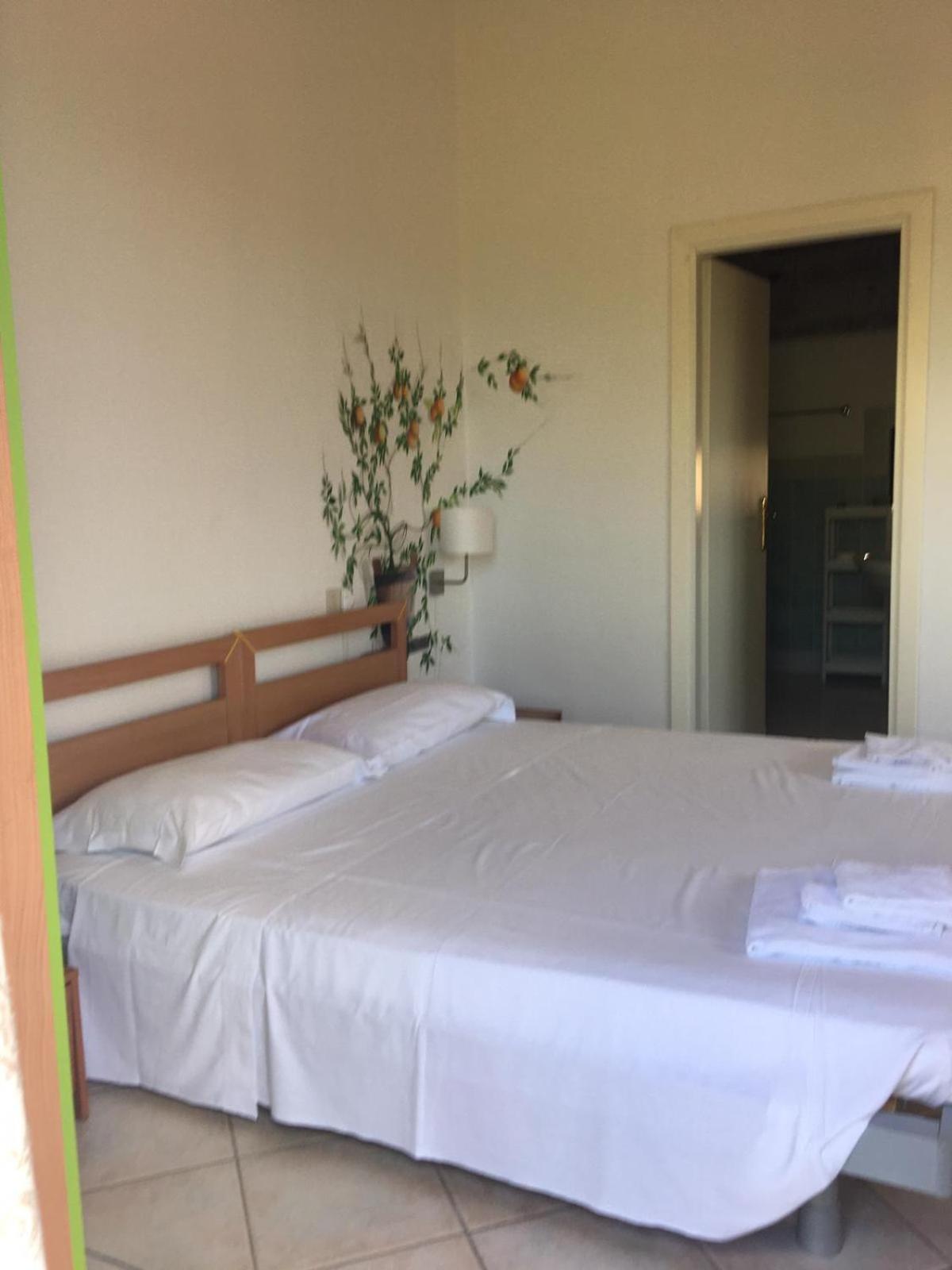 Vallemare Residence E Studios Cala Bitta 외부 사진