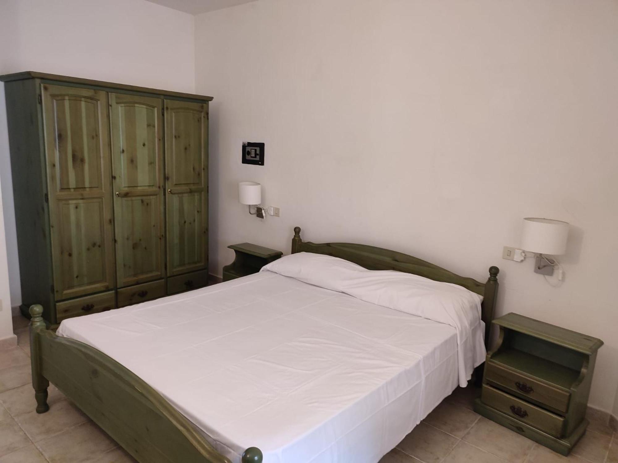 Vallemare Residence E Studios Cala Bitta 외부 사진