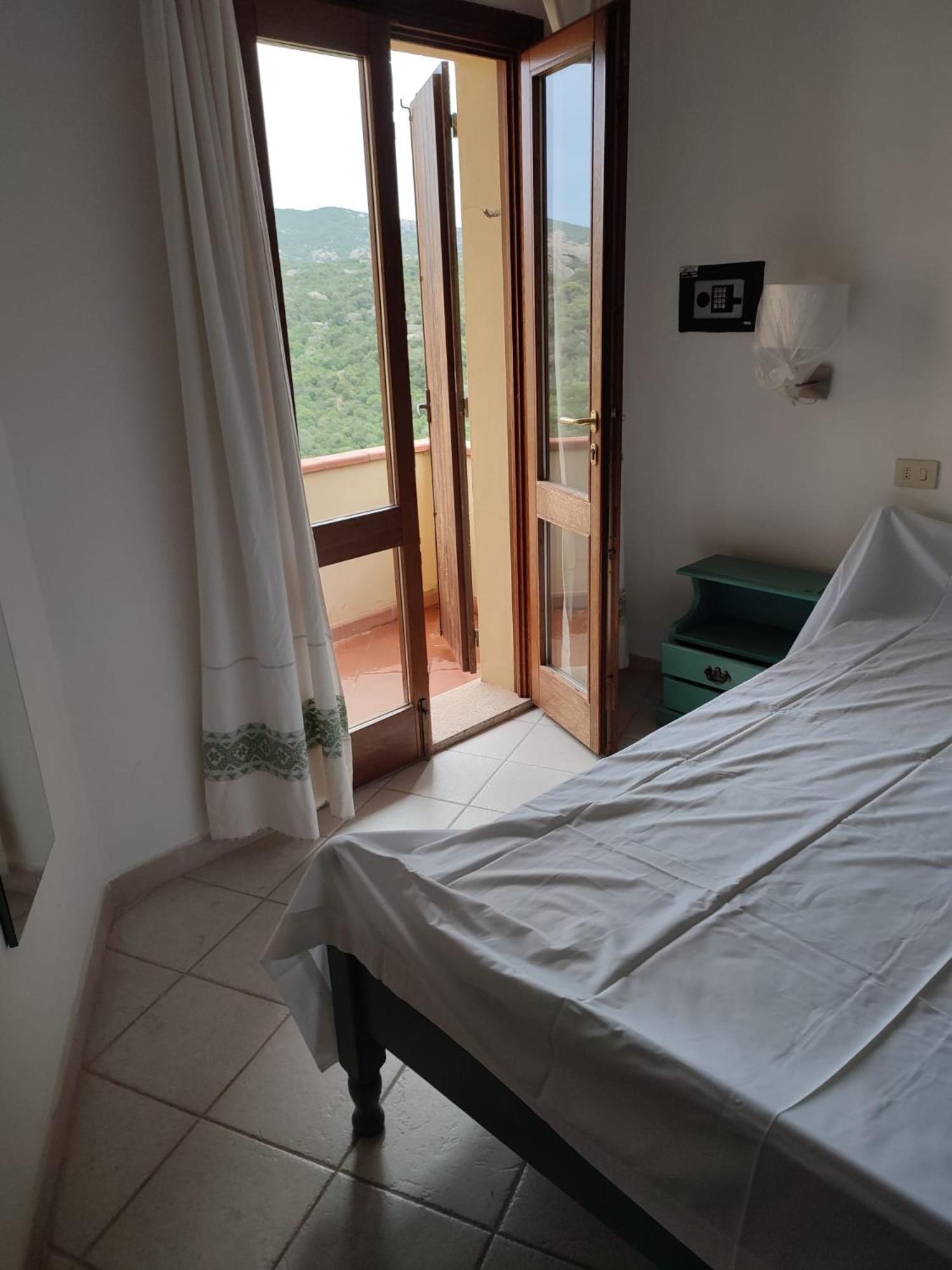 Vallemare Residence E Studios Cala Bitta 외부 사진